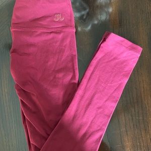JO + JAX BURGUNDY LEGGINGS FOR SALE!!! ❤️🩰